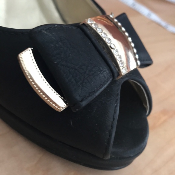 SALE 2 for $20 ๐ฅ peep toe, bow/metal & rhinestone - Picture 6 of 7